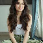 Jannat Zubair Rahmani Instagram – Felt cute 🌸🌸

@rohanshrestha 
Makeup: @stacygomes
Assisted by: @remtygarg_makeupartistry
Styling: @namitaaalexander
Styling Team: @___rakshitasharma
Pants @freakinsindia 
Hair: @hairstylist_madhav2.0