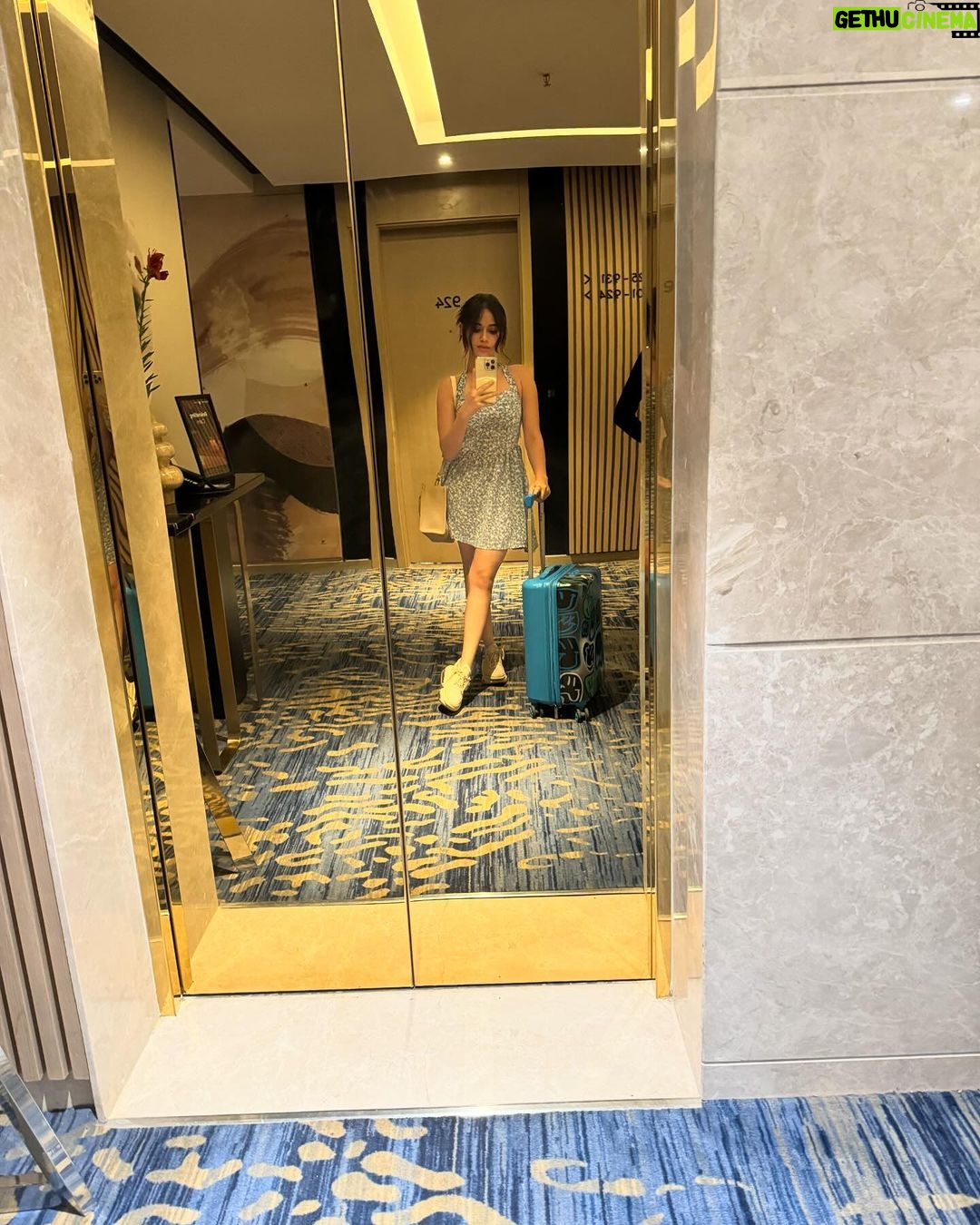 Jannat Zubair Rahmani Instagram - November dump 🌊🌊