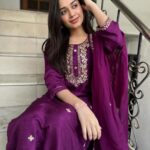 Jannat Zubair Rahmani Instagram - 💜💜💜 Wearing @gulabi_dori