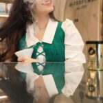 Jannat Zubair Rahmani Instagram - Hey Guys, I discovered a new avant-garde perfume brand in Dubai and I am totally in love with it. My Perfumes Select. It takes the art of perfumes to a whole new level with its top quality extrait de parfum compositions. Every My Perfumes Select composition is rich, lavish, bold and extraordinary. The brand celebrates individuals and their life journeys through their exuberant perfume stories. Even the store is modelled around the garden of life. You definitely can’t miss the two storied building in Gold Souk, Deira Dubai. Their store in Mumbai is a must visit. Don't forget to check out My Perfumes Select, if you are in Dubai Or Mumbai or travelling to any of these cities Dubai Location :- ~ My Perfume Select Gate No 2 Sikkat Al Khail Street - near Gold Souq - Deira - Al Sabkha - Dubai - United Arab Emirates Mumbai Location :- ~ My Perfumes • Select • Dubai • Shop No 12, Cusrow Baug, Shahid Bhagat Singh Rd, Cusrow Baug Colony, Apollo Bandar, Colaba, Mumbai, Maharashtra And website is www.myperfumesselect.com ~ @myperfumesselect ~ Thanks to Dubai Team 🇦🇪 @MohammadRihab_ @Evergreendxb ~ #TheEarthEdit #MyPerfumesSelect #LuxuryPerfumes #NichePerfumes #PremiumPerfumes #ExquisitePerfumes #NewCollection #LuxuryFragrance #PremiumFragrance #NicheFragrance #ExtraitDeParfum