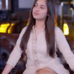 Jannat Zubair Rahmani Instagram - Focus blur ho gaya 😉 @sachettandonofficial @paramparatandonofficial Styled by @the_adhya_designer