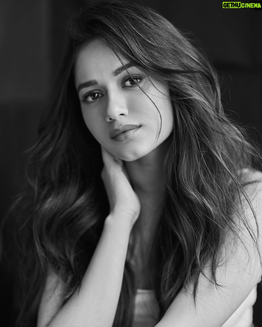 Jannat Zubair Rahmani Instagram - Entering my soft girl era π€ @rohanshrestha Makeup: @stacygomes Assisted by: @remtygarg_makeupartistry Styling: @namitaaalexander Styling Team: @___rakshitasharma Hair: @hairstylist_madhav2.0 #whiteTseries