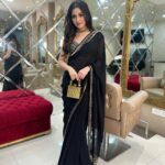 Jannat Zubair Rahmani Instagram - 🖤🖤🖤 Styled by @akankshakawediastyle Outfit @kaaishabyshalini Jewellery @the_jewel_gallery Bag @oceana_clutches MUAH @tushaaroramakeovers