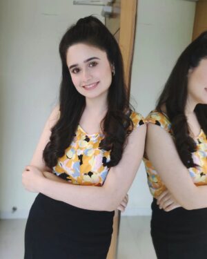 Jannatul Ferdous Oishee Instagram - Let's keep it simple 😉

PC: @rumman_rashid_khan