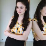 Jannatul Ferdous Oishee Instagram - Let's keep it simple 😉 PC: @rumman_rashid_khan