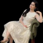 Jannatul Ferdous Oishee Instagram - Had there be no contrast, memories wouldn't be vast. This thing, the color fing You love things shining. For we're at gloom, when in mono we bloom. Wearing @safiya_sathi