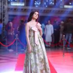 Jannatul Ferdous Oishee Instagram - "No matter where you are, lighters up" Wearing @meherofficials Makeover @elegant_makeover