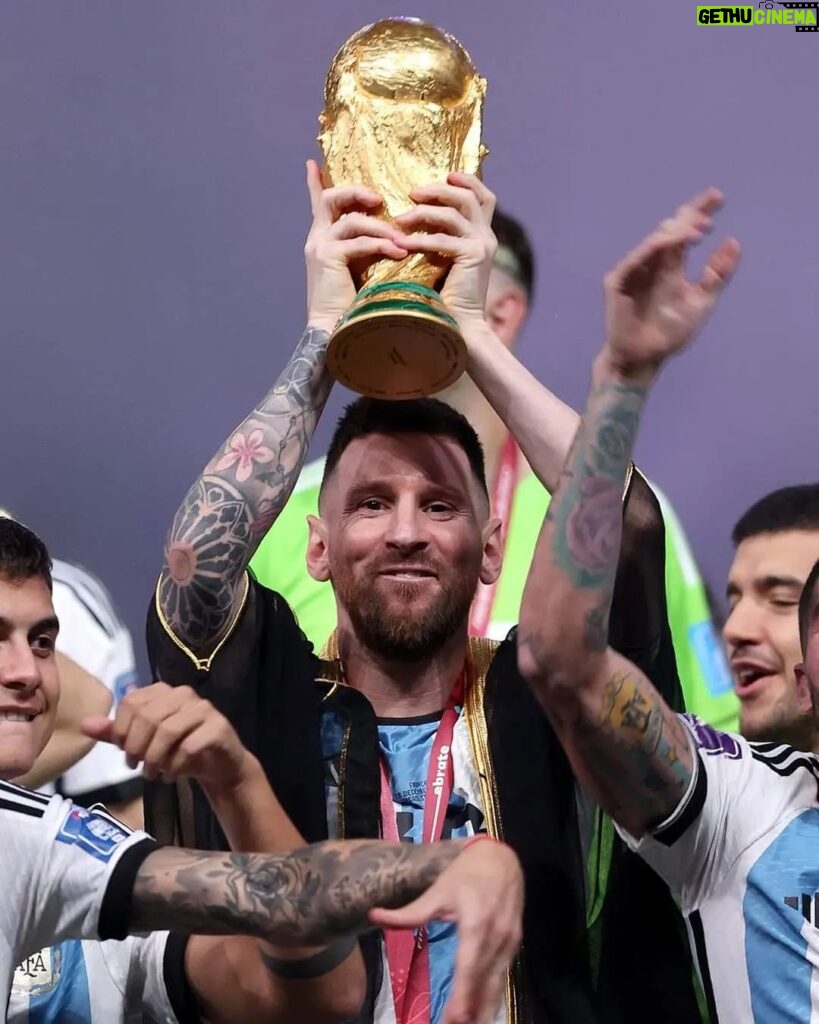 Jannatul Ferdous Oishee Instagram - ALHAMDULILLAH! CONGRATULATIONS ARGENTINA🇦🇷 I really don't know how to express this happiness🤭! This year's football world cup and the win of Argentina is a source of inspiration. It has been proved again that sometimes failure makes the way of life wide and smoother. Argentina started their journey with a frustrating and regretful failure in the first round. But their dedication, hard work, focus and firm confidence have taken them to the apex of success. So don't be afraid of failure, may be your next step will take you closer to your dream. @leomessi @emi_martinez26 @paulodybala @enzojfernandez @juliaanalvarez
