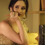 Jannatul Ferdous Oishee Instagram - Those memories, I want to write down. Half of me throws cries, for half of me wants to own. Wearing @meherofficials Makeover by @elegant_makeover