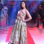 Jannatul Ferdous Oishee Instagram - "No matter where you are, lighters up" Wearing @meherofficials Makeover @elegant_makeover