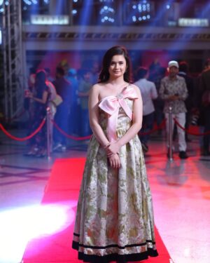 Jannatul Ferdous Oishee Instagram - "No matter where you are, lighters up"

Wearing @meherofficials 

Makeover @elegant_makeover