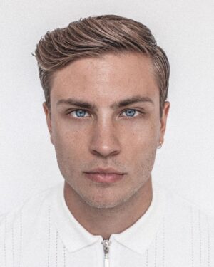 Jannik Schümann Instagram - ⚪️

@maxsonnenschein_official