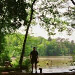 Jannik Schümann Instagram - kneippen und ein bisschen wandern @karakowskina @felixkruck #truman #poetensteig #buckow Buckow (Märkische Schweiz)