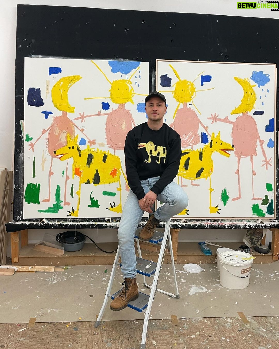 Jannik Schümann Instagram - visiting one of my fav artists in his studio - @andi___fischer
