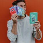 Jannik Schümann Instagram – 24 Tage voller Abenteuer, Challenges und Abwechslung vom Alltag – als Adventskalender oder darüber hinaus spielbar: der klein & GROSS Challenger für die ganze Familie 🩵💙

#klein #gross #familie #adventskalender #adventschallenger #liebe #fun #höhöhö #hihihi #xmas

📷 @_hannesthun