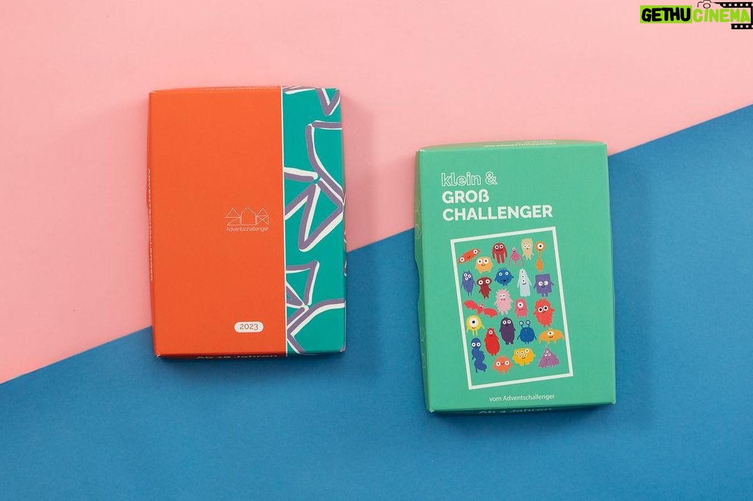 Jannik Schümann Instagram - Wir sind wieder da! Meine Freund:innen und ich haben auch dieses Jahr wieder den lustigsten, aufregendsten, schönsten und peinlichsten Adventskalender für euch- der @adventschallenger . 24 Challenges für 24 Tage im Dezember als Spiel für dich und deine Freund:innen! 🧡 Und dieses Jahr ganz neu: der klein & GROSS Challenger - der Challenger für die ganze Familie* (*whatever that means to you! ♥️🌈). Dieser Kalender steckt voller kleiner Abenteuer, die du im Kreise deiner Liebenden mit klein und gross meistern kannst! 24 lustige und aufregende Tage sind dabei vorprogrammiert! 🩵🥹 Ihr erhaltet die Adventskalender auf unserer Website www.adventschallenger24.de und nur solange der Vorrat reicht! Bis zum 15.10 bekommt ihr mit dem Code „EARLYBIRD“ einen Rabatt von 10% 🎁 Wir freuen uns schon darauf, euch als Teil unserer Adventschallenger-Community begrüßen zu dürfen! @adventschallenger #höhöhö #hihihi #xmas #liebe #adventschallenger #fun