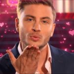 Jannik Schümann Instagram – Ich glaube, bei einem so liebenswerten Projekt, habe ich bisher noch nicht mitgemacht! Danke lieber @martinreinl , dass ich in die Erdmännchen-Familie aufgenommen wurde. 

Die Folge “Ein Fall für die Erdmännchen – der Traumtyp” ist ab jetzt in der @ardmediathek zu sehen. 

An das gesamte Team von BIG SMILE: ihr seid fantastisch!

Alles Liebe, euer Boris 💜

#foreverkrokodella