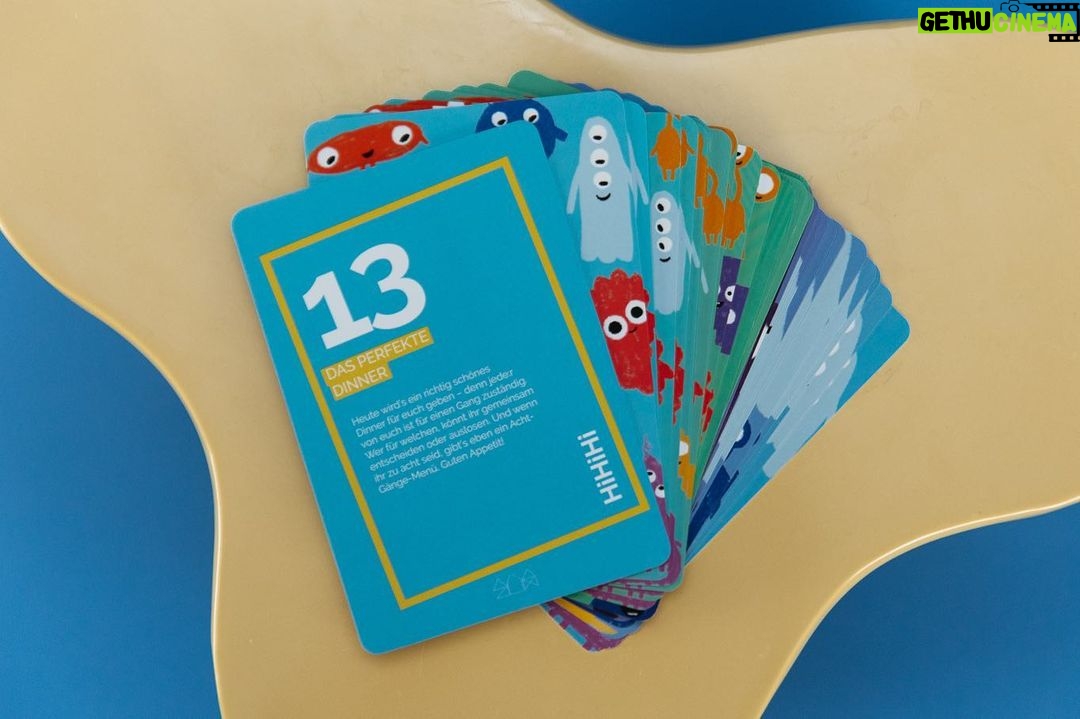 Jannik Schümann Instagram - Wir sind wieder da! Meine Freund:innen und ich haben auch dieses Jahr wieder den lustigsten, aufregendsten, schönsten und peinlichsten Adventskalender für euch- der @adventschallenger . 24 Challenges für 24 Tage im Dezember als Spiel für dich und deine Freund:innen! 🧡 Und dieses Jahr ganz neu: der klein & GROSS Challenger - der Challenger für die ganze Familie* (*whatever that means to you! ♥️🌈). Dieser Kalender steckt voller kleiner Abenteuer, die du im Kreise deiner Liebenden mit klein und gross meistern kannst! 24 lustige und aufregende Tage sind dabei vorprogrammiert! 🩵🥹 Ihr erhaltet die Adventskalender auf unserer Website www.adventschallenger24.de und nur solange der Vorrat reicht! Bis zum 15.10 bekommt ihr mit dem Code „EARLYBIRD“ einen Rabatt von 10% 🎁 Wir freuen uns schon darauf, euch als Teil unserer Adventschallenger-Community begrüßen zu dürfen! @adventschallenger #höhöhö #hihihi #xmas #liebe #adventschallenger #fun