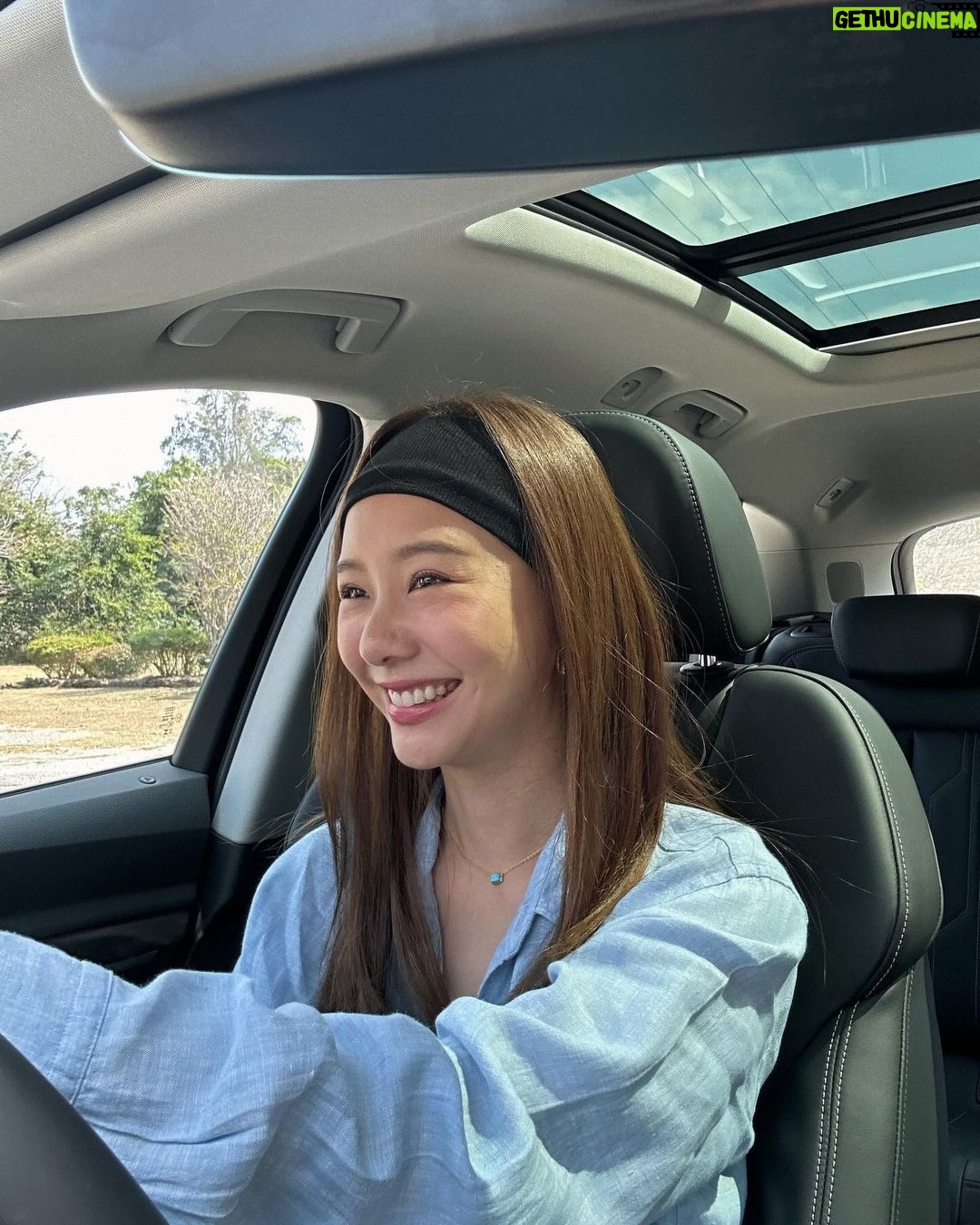 Jarinporn Joonkiat Instagram - 🖤 drive 🔋 ไปเที่ยวมั้ยเดี๋ยวไปรับ 😋