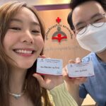Jarinporn Joonkiat Instagram - Happy birthday to me! 🎂 วันเกิดปีนี้ เต้ยตั้งใจจะมาบริจาค อวัยวะ แหละ เพราะเมื่อปลายปีที่ผ่านมา คุณพ่อของเต้ยโชคดีได้ปลูกถ่ายไต ก็คือได้เปลี่ยนไตใหม่ จากผู้ที่แสดงความจำนงบริจาคอวัยวะ ต้องขอบคุณ ‘คุณคนใจดี’ เมื่อตอนมีที่เค้ายังมีชีวิตอยู่เค้าได้บริจาคอวัยวะเอาไว้ และแมชกับ คุณพ่อของเต้ยพอดีเลย 🙏🏻💘 แต่ที่มากกว่านั้นคือ คุณคนใจดี ได้บริจาคให้กับคุณลุงอีกคนด้วยเช่นกัน เท่ากับ ได้เปลี่ยนไต 2 คนเลย จากการบริจาคอวัยวะของคุณคนใจดี แค่คนเดียว ♥️ เต้ยเลยตั้งใจมากๆ ตั้งแต่วันที่พ่อได้เปลี่ยนไตว่า เต้ยจะมาบริจาคอวัยวะ เพราะพอเราเสียชีวิตไป เราเอาอะไรไปไม่ได้เลยจริงๆ แต่อวัยวะของเราอาจจะสามารถ ช่วย หรือต่อชีวิตให้ใครได้อีก มันสำคัญจริงๆนะ 😊 ยื่นความจำนงกันได้นะ ลงออนไลน์ก็ได้ อันนี้ไม่ได้รับการติดต่อจากทางสภากาชาดแต่อย่างใด ตั้งใจจะลงเอง เพราะเห็นความสำคัญของการบริจาคอวัยวะมากๆจริงๆ 🫶🏻