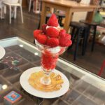 Jarinporn Joonkiat Instagram - First day of the year with my family and my new fluffy @prada bag and strawberry parfait 🍧🍦 love maqq 💌