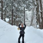 Jarinporn Joonkiat Instagram - Snow snow snow ❄️ My outfit 👉🏻 @theedition_th 💗 Niseko, Japan