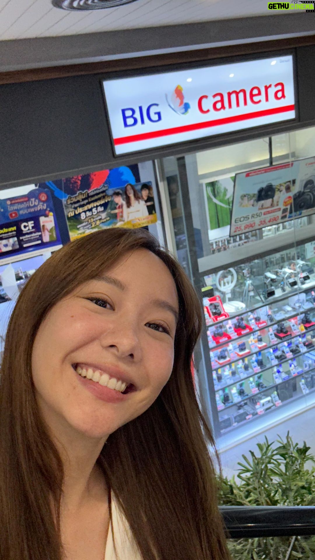 Jarinporn Joonkiat Instagram - มาร่วมกิจกรรม ลุ้นไปเที่ยวจอร์เจียกับเต้ยกันนะคะ เมื่อซื้อกล้องที่ BIG CAMERA รับสิทธิพิเศษเหนือใครเพิ่ม 9 ต่อ 🎉 ร่วมลุ้นเป็น 1 ใน 15 ท่านผู้โชคดี กับแคมเปญสุดยิ่งใหญ่แห่งปี BIG CAMERA BIG Bonus 2023 ร่วมทริปท่องเที่ยวถ่ายภาพสุด Exclusive ณ ประเทศจอร์เจีย 8 วัน 5 คืน กับ ”มาตาลดา“ เต้ย-จรินทร์พร จุนเกียรติ พร้อมเปิดโลกแห่งการเรียนรู้จากสถานที่จริง ใน Fashion Photo Workshop กับช่างภาพแฟชั่นระดับ Top Class แนวหน้าของประเทศไทย พี่จอร์จ-ธาดา วารีช และ Landscape Workshop โดยคุณกอล์ฟ-กันตพัฒน์ พฤฒิธรรมกูล แห่งเพจ กอล์ฟมาเยือน สำหรับลูกค้าที่ซื้อสินค้าที่ร้าน BIG CAMERA กว่า 160 สาขาทั่วประเทศ ตั้งแต่วันนี้ - 15 ม.ค. 67 #BIGCamera ศูนย์รวมกล้องดิจิตอลที่มีความสุขให้เลือกมากที่สุด #BIGCameraBIGBONUS