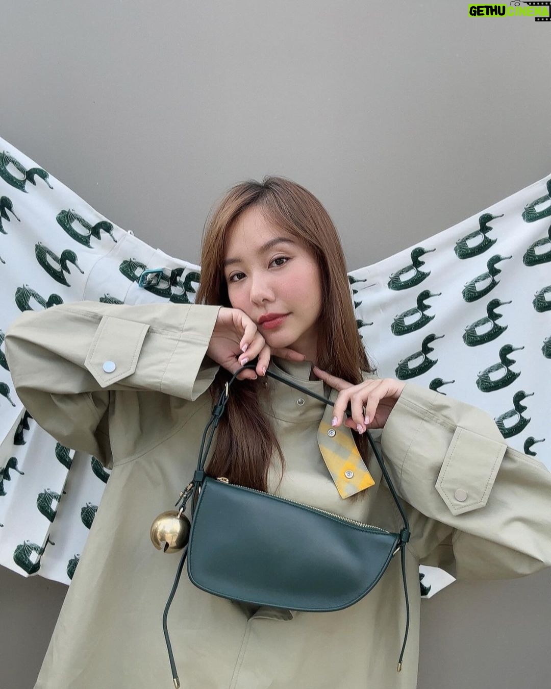 Jarinporn Joonkiat Instagram - 🦆 @burberry 🐎 #burberry