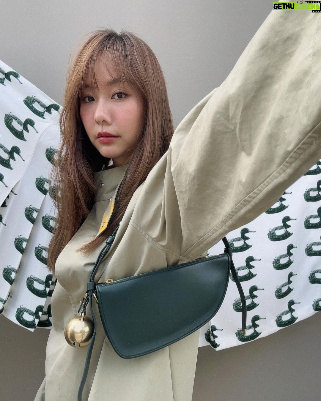 Jarinporn Joonkiat Instagram - 🦆 @burberry 🐎 #burberry