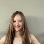 Jarinporn Joonkiat Instagram - Make up no make up 😋 แต่งเบาๆ ชิลๆ ก็ต้องล้างแบบชิลๆ ด้วยตัวนี้เลย Biore Speedy Micellar Foam โฟมคลีนซิ่งดูดเมคอัพ เพราะมีไมเซลล่าแบบเดียวกับในคลีนซิ่งเลย มีทั้งสูตรผิวนุ่ม และสูตรสิว ล้างหลอดเดียวจบ #BioreThailand