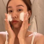Jarinporn Joonkiat Instagram - Marshmallow Marshmallow #BioreThailand Whip Foaming 💗👉🏻 หน้านุ่ม Whip Foaming 💚👉🏻 ช่วยเรื่องสิวค่ะ 😊