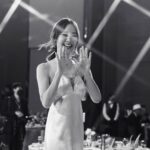 Jarinporn Joonkiat Instagram - ขอบคุณ HOWE นะคะ สำหรับรางวัล ‘Popular Actress Award’ สิ่งที่ทำให้เต้ยดีใจที่สุดคือรางวัลนี้เป็นรางวัลที่ได้จากการโหวตด้วย ขอบคุณแฟนๆทุกคนที่โหวตให้จากใจเลยค่ะ I would like to thank all my fans out there for the support. You are amazing ♥️ ขอบคุณพลังความใจดีของเจ้า #มาตาลดา ด้วยน้า เพราะเธอเลยเราถึงได้รางวัลนี้ 💘 ขอบคุณ @maker_family และช่อง 3 อีกครั้งนะคะ ที่ให้โอกาสเต้ยได้เป็นมาตาลดา 😁 และ ขอบคุณตัวเองด้วย เจ้าเต้ย เจ้าเก่งมาก ที่มุ่งมั่นตั้งใจทำงานมาตลอด ไม่ล้มเลิกความพยายาม ตบบ่าตัวเอง 3 ที 🙈😆 ขอบคุณกำลังใจ support จากทุกๆคนรอบข้างทั้งใกล้ๆและไกลๆด้วยนะคะ สิ่งนึงที่ได้เรียนรู้ก็คือ แต่ละคนมี timing เป็นของตัวเองนะ ความสำเร็จอาจจะยังมาไม่ถึงเราเร็วอย่างใจ แต่ถ้าเราไม่ล้มเลิกความตั้งใจ ทำตัวเองให้ดี พัฒนาตัวเองไปเรื่อยๆ ยังไงมันจะมีวันของมันที่มาถึงเราแน่ๆ เต้ยขอเป็นกำลังใจให้ทุกคนด้วยนะ Enjoy with your own speed นะคะ ยิ้มกว้างแบบมาตาให้ 1 ทีค่ะ 😁🫶🏻