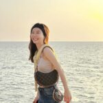 Jarinporn Joonkiat Instagram - 🌞🥐 Spreading all my sunset here! With my #LVcroissant hehe