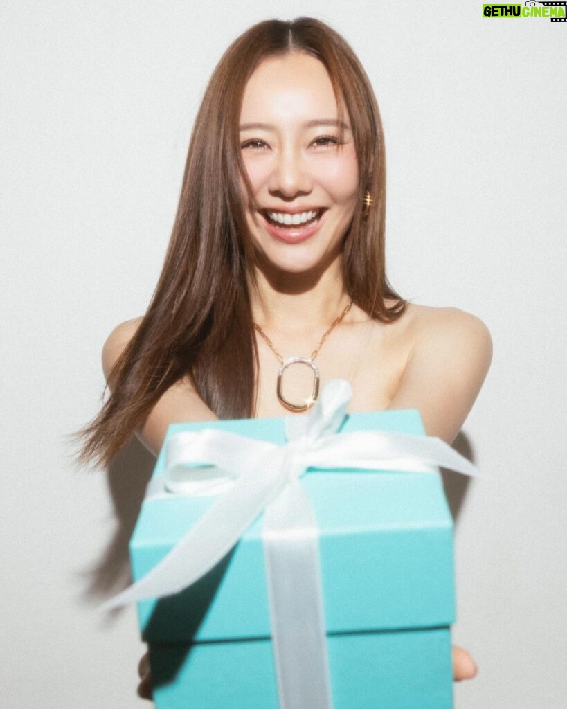 Jarinporn Joonkiat Instagram - Nothing lights up the Valentine’s Day like A Tiffany Blue Box 🩵 @tiffanyandco #ATiffanyValentinesDay #TiffanyPartner