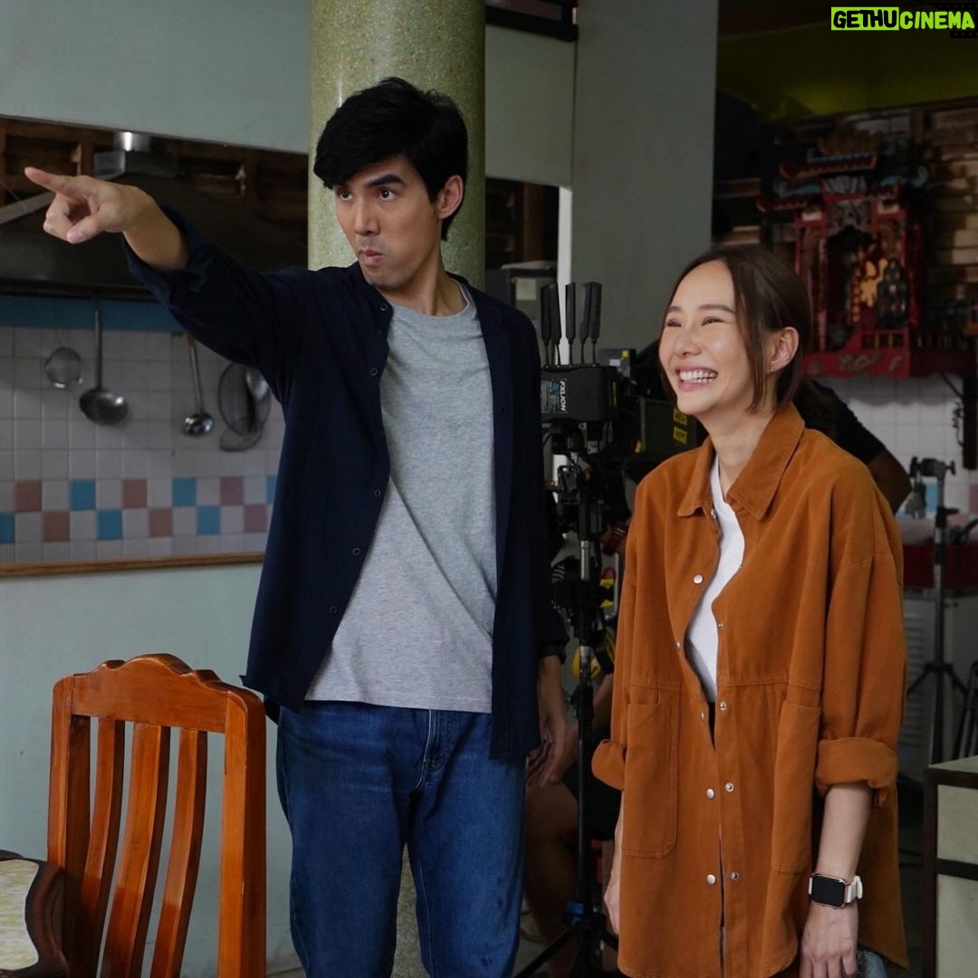 Jarinporn Joonkiat Instagram - น้องขออนุญาติหลวงพี่เต๋อ โปรโมทละครนะคะ 😅🙏🏻 เปิด @primevideoth ดูคุณขิง #มือปราบกระทะรั่ว ได้แล้วน้า ดูรวดเดียวจบได้เลย! ♥️🫶🏻 / รูปสุดท้ายมันมีอะไรแปลกๆอยู่เนอะ 😆