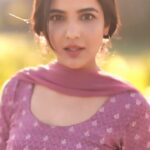 Jasmin Bhasin Instagram – Bolo aapko kaisi lagti hoon 😉

#reels #reelsinstagram #trendingreels