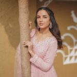 Jasmin Bhasin Instagram – 2days to go #warning2 🤞🧿

Styled by @khwaish_mehta 
Outfit @the_rosegirl (my all time favourite)
Makeup @kashish_art 
Hair @krishna.hairstylist
Jewels @the_kizals 
Footwear @jaavisaindia