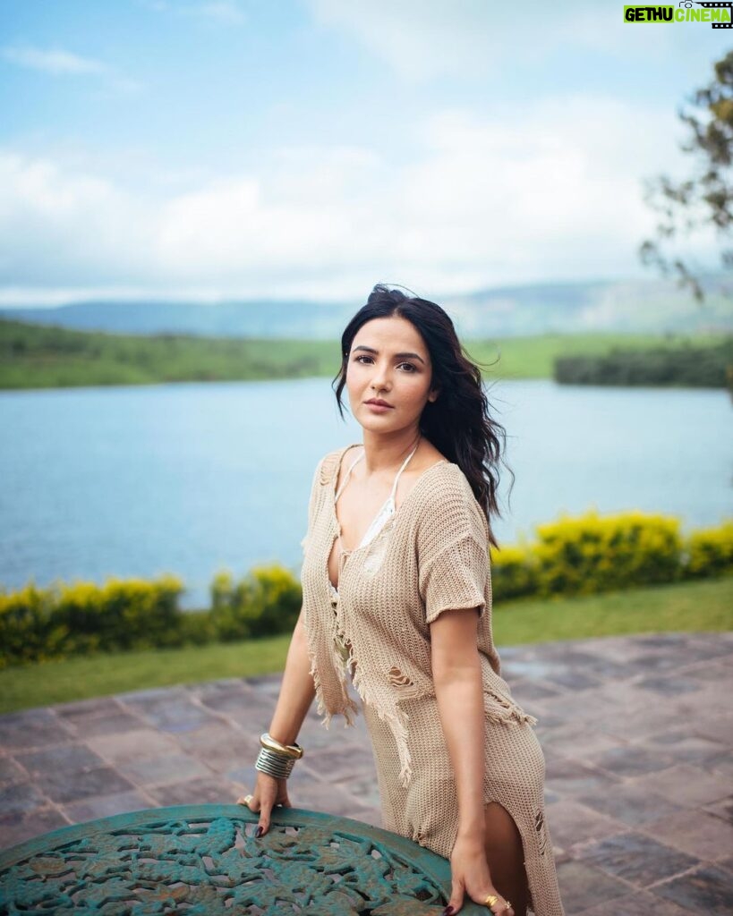 Jasmin Bhasin Instagram - Even Caged birds never forget to fly 🕊️ Shot by @bharat_rawail hair&makeup @taskeen_c styling @ankiitaapatel Rings- @the_bling_girll x @offbeatmediain