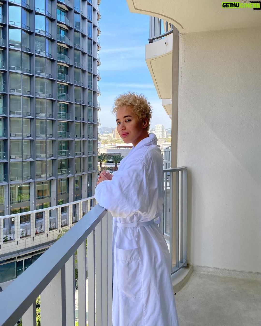 Jasmin Savoy Brown Instagram - A few photos from my piece with VOGUE!? getting ready for the Critic’s Choice Awards where @msmelanielynskey WON!!!! Thank you @voguemagazine and thank you @prada !! What a dream. Link in stories :) Beyond grateful to everyone who helped bring this magical night to life. Styling @itsamandalim Hair @danielkpalmerhair Makeup @paulyblanch Photos, interviewing & editing @gabrielasage Hype team @monicajv @aisforashton Wearing @prada @beladorajewelry @stuartweitzman @tylerellisofficial