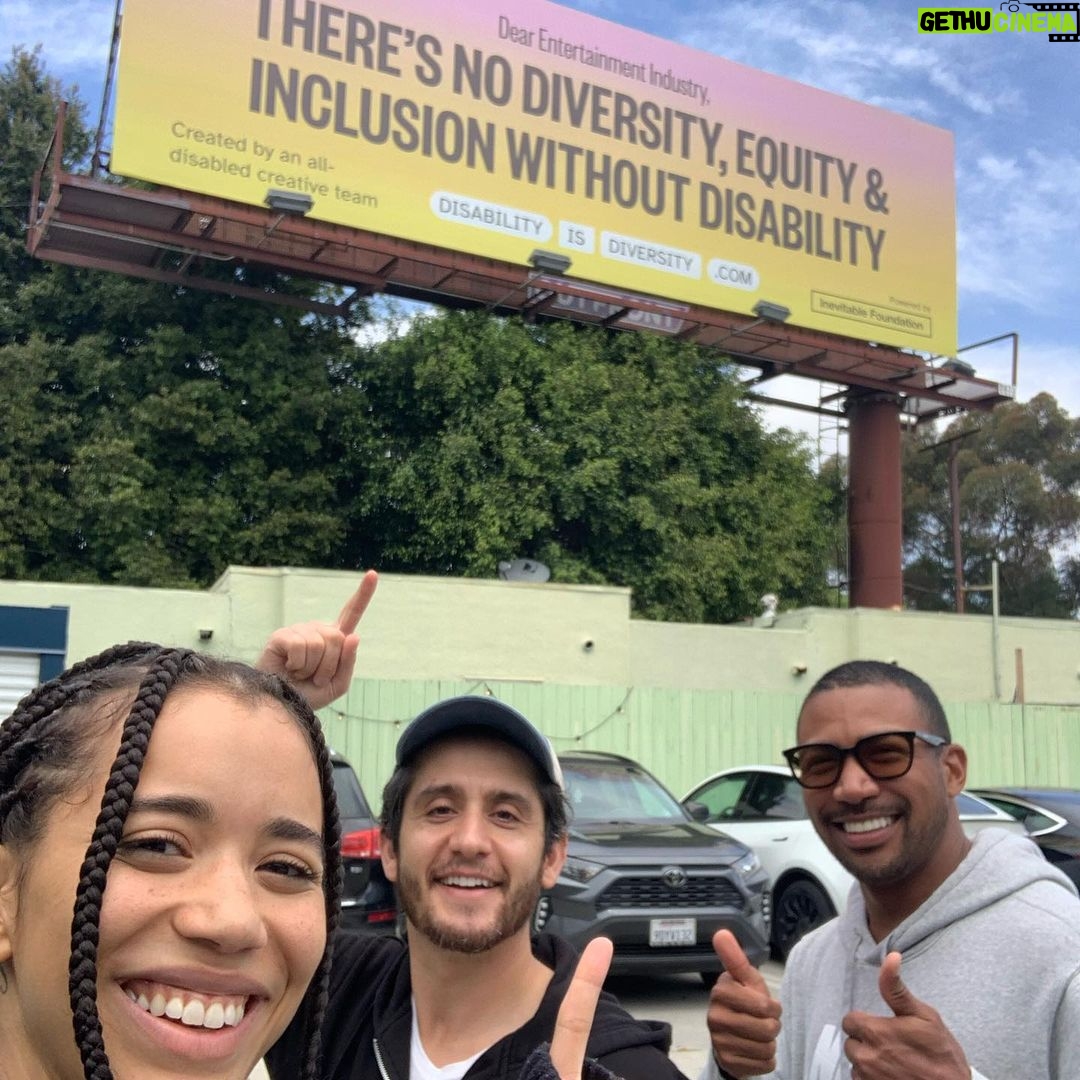 Jasmin Savoy Brown - 36.6K Likes - Los Angeles… it’s been real. xx
btw wtf is up with @genderless_gap_ad being an amazing photographer so rude peep that first pic wtF?!