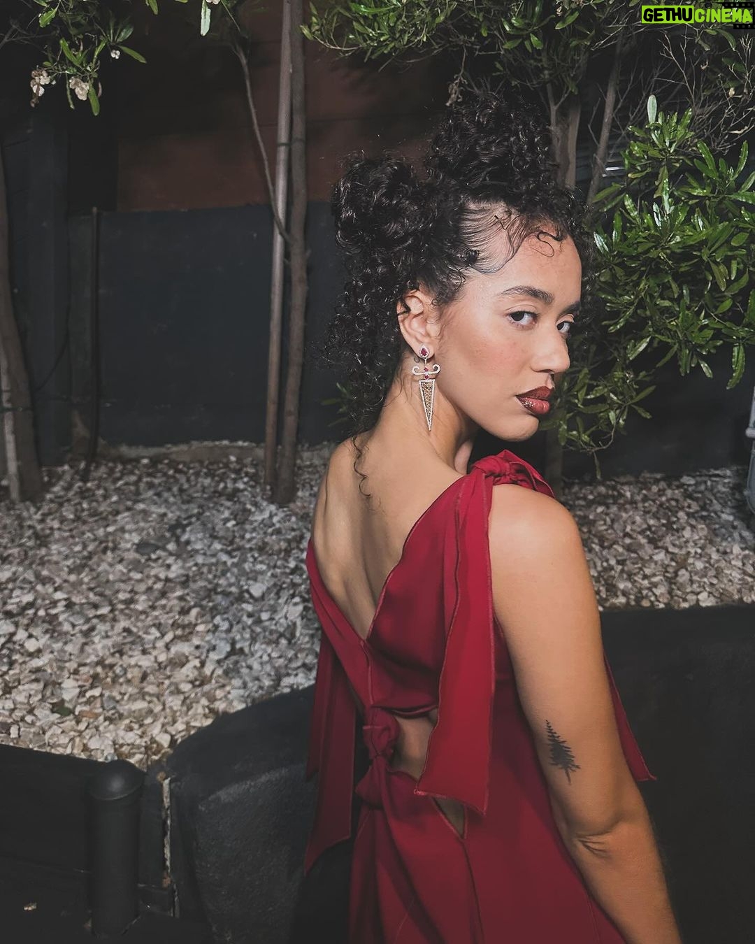 Jasmin Savoy Brown - 47.2K Likes - This year, I ain't playin around.
@mptf you always throw a wonderful party. Thank you for the invitation.
Thank you @yuzefi I was honored to adorn my body in your art.
Hannah at @modnailstudiocity did her thang.
@jimmychoo makin my feet look sexy.
@mae_cassidy with the beautiful bag everyone wanted for themselves.
@hanut101 you're wrong for this jewelry (save for one piece that is a family heirloom!)
As always styled by the singular @itsamandalim
No one does hair like @takishahair and if you fight me on that I will win...
@cherishbrookehill you are SICK for this makeup! FEVERISH!!!
Fresh ink by my bestie @jessnagytattoos in Springfield, Oregon.
Free Palestine 🇵🇸