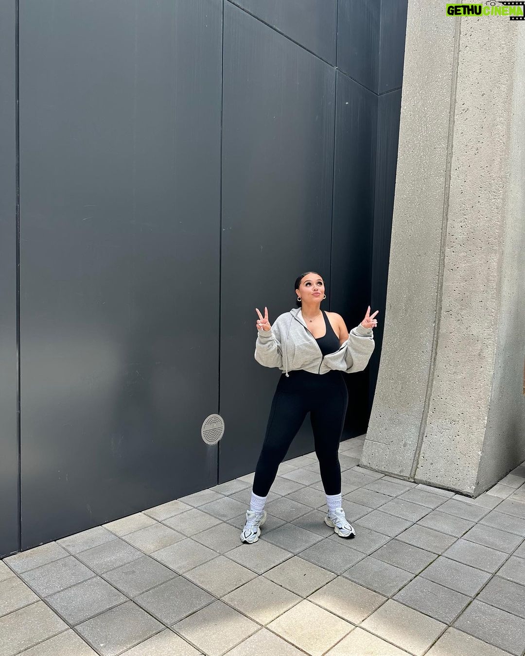 Jasmine Davis Instagram - in my gym girl era💪🏼 Atlanta, Georgia