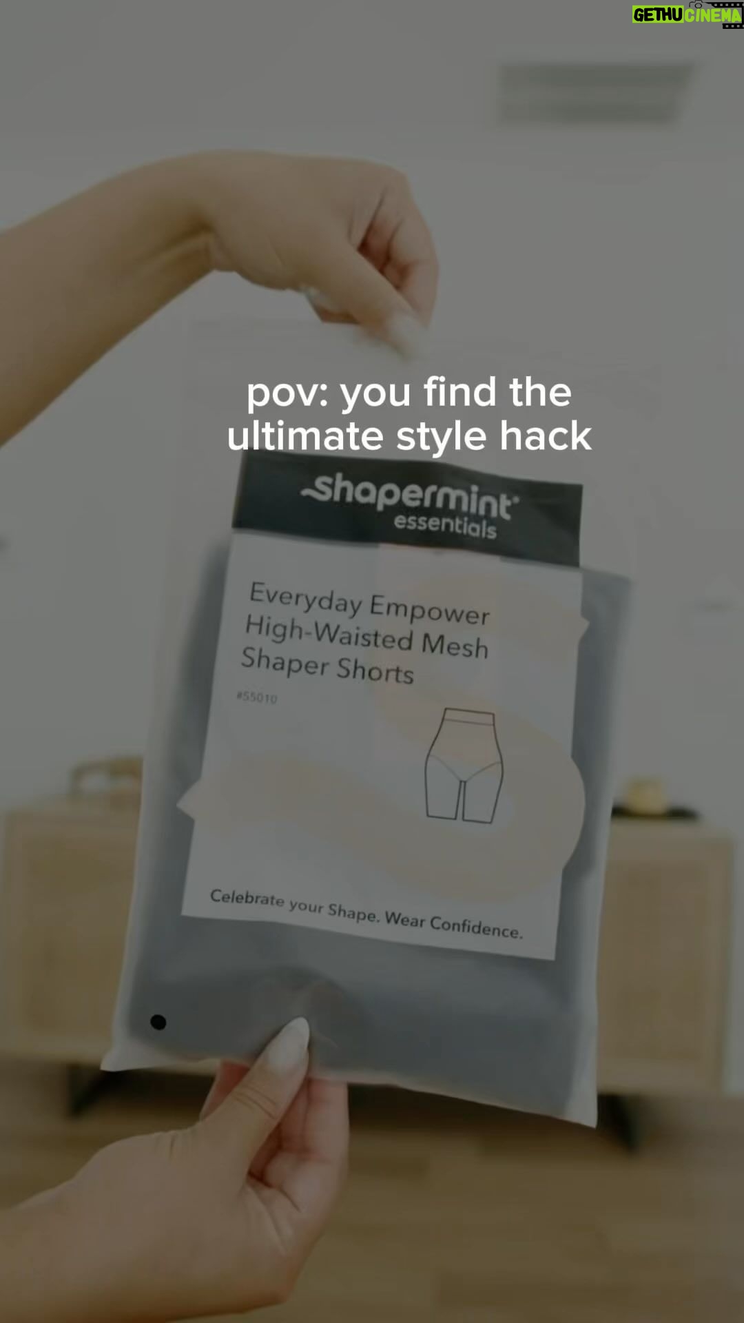 Jasmine Davis Instagram - The Ultimate Style Hack🗣️ Let’s elevate our outfits with @Shapermint Everyday Shaper Mesh Shorts to help us enhance our waistline. It may be too hot for natural deodorant, but not for this mesh shaper short with heat-blocking technology so you can stay cool and comfortable all day long. You have to give this a try and don’t forget to Use Code JASMINE20 for $$ off. #shapermint #wearconfidence #shapermintpartner
