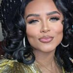 Jasmine Davis Instagram - I was on @bravowwhl and met Andy Cohen, that’s the caption 🙌🏼🥹 base @farmacybeauty foundation @esteelauder under eye @onesize contour palette @morphebrushes highlight @lysbeautyofficial setting spray @lysbeautyofficial lip @maccosmeticsusa gloss @ryansimsbeauty brushes @anisabeauty #grwm #makeuptutorial #easymakeuptutorial #makeuproutine #makeuplover
