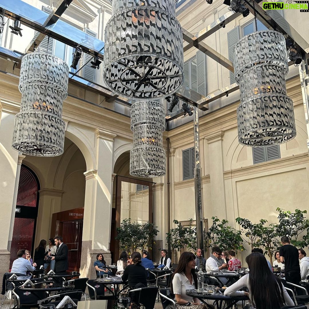 Jasmine Davis Instagram - Milan on a Monday☕️ Milan, Italy