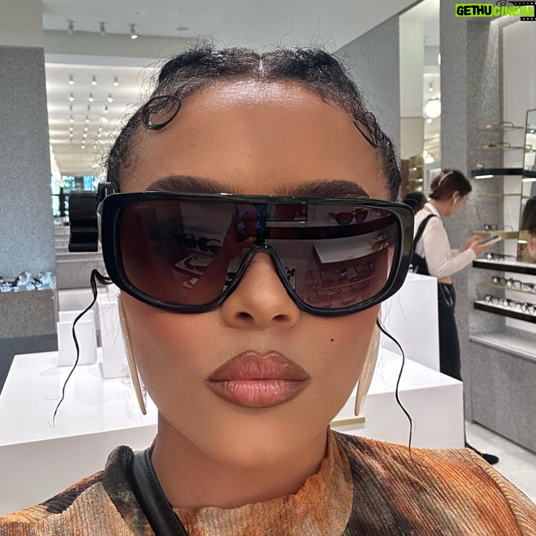 Jasmine Davis Instagram - having quite the time in London ๐ฌ๐ง 1. The most beautiful hotel Iโve ever stayed in @kimptonfitzroy 2. ยฃ20 heavier ๐ 3. @justinkeys_ respectfully showing me out the store cause I spent to much money ๐ 4. the prettiest chocolates that didnโt stand a chance after we forgot to wake up for our in-flight meal 5. the only picture we took on Day 1 ๐ญ 6. the way to my heart ๐ 7. finally @jacquemus ๐๐ฝ 8. the @chanelofficial sunglasses that had me in a frenzy (donโt worry their mine now) ๐ 9. we are here for you ๐ซถ๐ผ 10. blessed to be able to see the world with my man, my man, my man ๐ค Major shoutout to @homedriftertravel for helping us navigate our travels through the UK ๐ฅน๐ซถ๐ผ Weโre stuck with you for life! London, United Kingdom