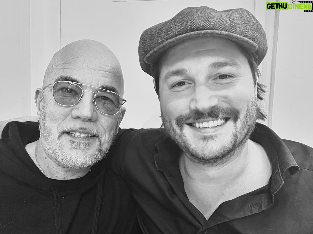 Jason Chicandier Instagram - Soirée exceptionnelle avec ces deux beaux fumelards ! @mathou_cann @phil.lellouche @pascalobispo