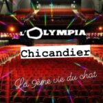 Jason Chicandier Instagram - L’Olympia ! Et pour fêter cette liberté recouvrée, on est en train de négocier un kif : l’Olympia en 2025 ! On est content, le nouveau spectacle remplit de partout. Il y a les fidèles, les Superbes et puis un nouveau public plus féminin aussi. Alors on s’est dit « Putain l’Olympia non ?! Ça peut être un délire ! ». Et puisque dans la vie on essaye de se mettre des challenges marrants…alors voilà le prochain ! Comme quoi on peut commencer clerc de notaire chez Philippe Faure à Usson en Forez en 2004 et programmer un Olympia 20 ans plus tard… après faut avouer que je me suis tellement sorti les doigts du cul qu’aujourd’hui je porte des couches Confiance ! On ne lâche rien mes Empereurs…rien ! @olympiahall @lepontdesinge @simonjavelle @mathou_cann
