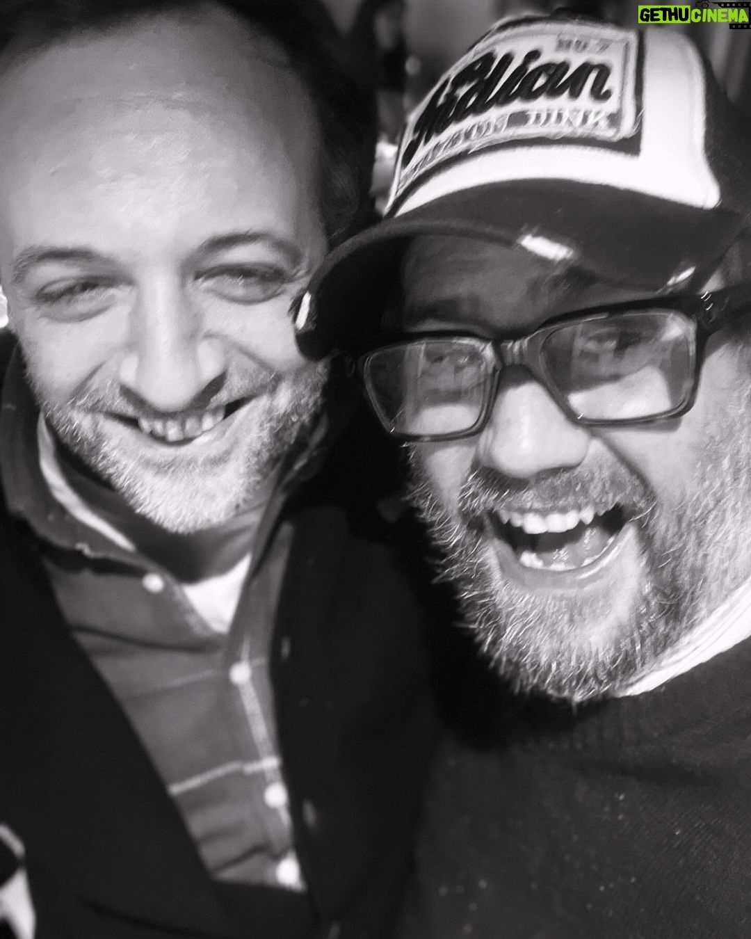Jason Chicandier Instagram - Avec le FR hier pour son émission « Très très bon ». ! Comme il dit si bien « J’aime à me faire lécher le pourtour méditerranéen quand j’ai fait bonne pitance ! ». On a terminé rue Pierre Fontaine… à la bieeeeeeng ! @frgaudry @ttbontv