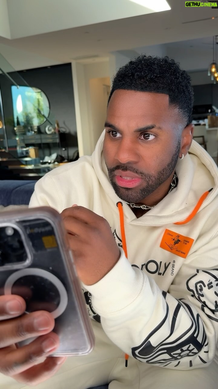 Jason Derulo Instagram - I’m babysitting @taylorswift’s cats for #NationalMargaritaDay sorry @michaelbuble #SpicyMargarita